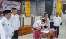 Bupati Iksan, Pimpin Penandatanganan Perjanjian Kinerja 2026 di Morowali