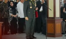 Panglima TNI, Pimpin Upacara Penyerahan Jenazah dan Ikuti Upacara Pemakaman Wapres ke-6 RI