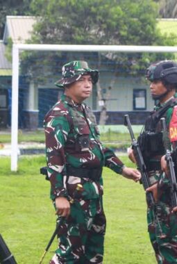 Danrem 132/Tdl Buka Latihan Proglatsi Satgas Sistem Blok (PSSB) Satgas Pamtas RI–PNG Yonif 714/Sintuwu Maroso