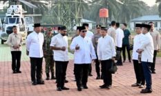 Presiden Prabowo Salat Idulfitri dan Halalbihalal dengan Jemaah Masjid Darussalam Aceh Tamiang