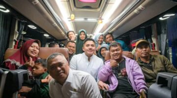 Seskab bersama Menhub, Meninjau Puncak Arus Balik di Terminal Bus Pulo  Gadung 