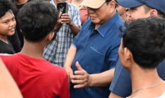 Kunjungan Mendadak Presiden Prabowo di Senen, Tangis Haru dan Harapan Warga Pecah di Bantaran Rel