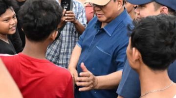 Kunjungan Mendadak Presiden Prabowo di Senen, Tangis Haru dan Harapan Warga Pecah di Bantaran Rel