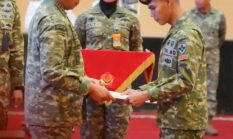 Panglima TNI Anugerahkan KPLB Prajurit TNI Berprestasi Juara Pertama Hafalan 30 Juz Al Quran