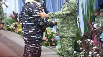 Panglima TNI Tinjau Kecanggihan KRI Prabu Siliwangi-321 Yang Tiba dari Italia