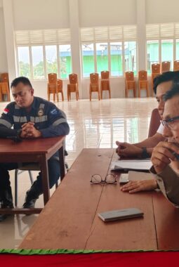 Babinsa Koramil 1311-09/Bahodopi Mediasi Rencana Pembangunan Tower di Desa Keurea