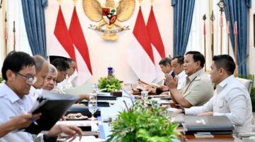 Presiden Prabowo Pimpin  Rapat Terbatas