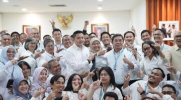 Seskab Teddy:  Apresiasi Kepada Salah Satu Deputi Yang Akan Memasuki Masa Purna Tugas.