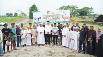 Kodim 1311/Morowali Tebar Kepedulian Melalui Pemotongan dan Pembagian Hewan Kurban