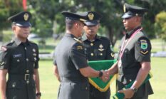 Danrindam XVIII/Kasuari Tutup Pendidikan Diktukba TNI AD Gel II TA 2026 : 153 Prajurit Resmi Sandang Pangkat Sersan Dua