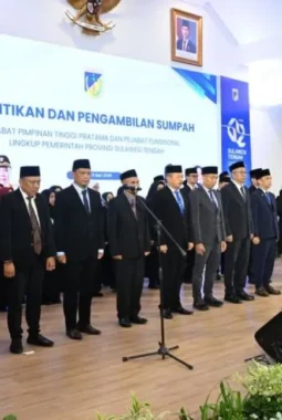 Gubernur Sulteng Lantik 10 Kepala OPD, Salah Satunya Muhammad Syahrur Syam   