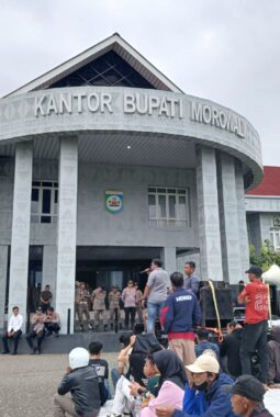 FMN- B Aksi Damai di Kantor Bupati Morowali, Ini Tuntutannya
