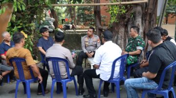 Kapolres Jakbar Sambangi Warga Angke Lewat Program Jaga Jakarta+ On The Spot