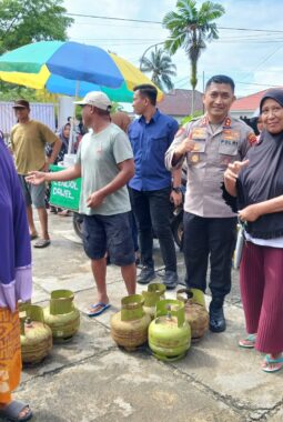 Pasar Murah Tabung gas Elpiji 3 Kg, Polres Morowali Subsidi Rp.5.000