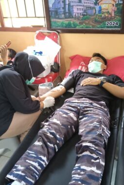 RSUD Kekurangan Darah,Personel Pos TNI AL Morowali Bantu  Donor Darah 