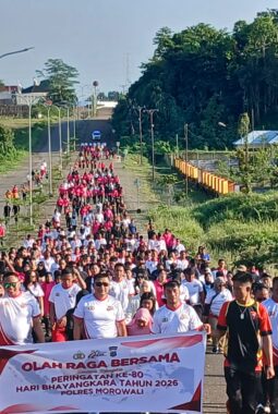 Ribuan Warga Bungku Ramaikan Jalan Sehat Polres Morowali 