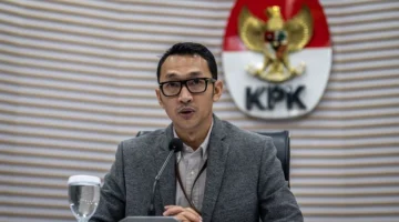 Uang Rp 4 Miliar, 5 Koper Diamankan KPK, Rumah Kadis PUPR hingga Kontraktor Alkes dan Pengolahan Limbah Digeledah