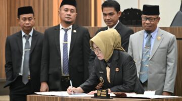 Wabup Morowali Iriane Sampaikan Pendapat Akhir Enam Ranperda dan Nota Keuangan KUA-PPAS 2027