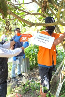 Polres Morowali Utara Gelar Rekonstruksi Penembakan di Desa Era, 11 Adegan diperagakan 