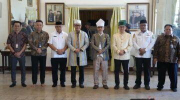 Berperan Besar dalam Manajemen ASN, Kepala BKN RI Dianugerahi Gelar Kehormatan Adat dari Kesultanan Ternate