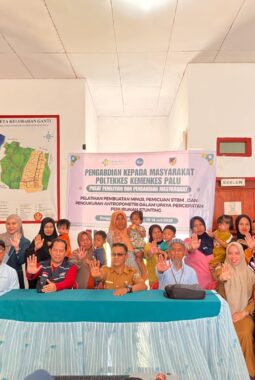 Cegah Stunting, Poltekkes Kemenkes Palu Gelar Edukasi MPASI dan Pemicuan STBM di Kelurahan Ganti Donggala