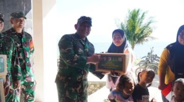 Wairjenad Serahkan Paket Makanan Bergizi kepada Warga Umbele