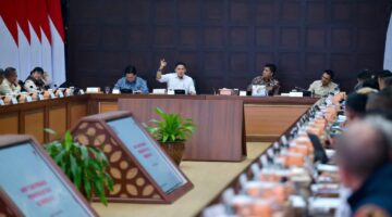 Seskab Hadiri Rapat  Pleno Persiapan  Hut RI ke-81 