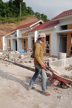 Bekerja di Puspa Griya Padabaho, 32 Pekerja   Asal Indramayu Gajinya Belum Dibayar PT Wulin Lentera Berkah 