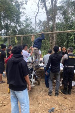 Polres  Morowali bersama Satpol PP Tertibkan Pungki di Jalur Seba-Seba 