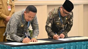 Bupati Morowali Iksan, Teken Kerja Sama Replikasi Aplikasi SISGITA di Tangsel   