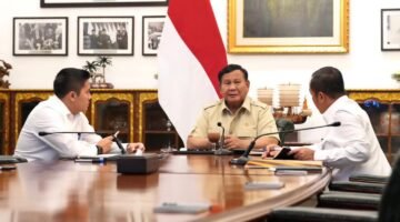 Presiden Prabowo Pimpin Rapat Terbatas Bahas Karhutla 