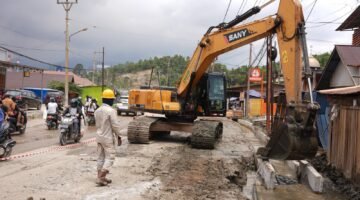 IMIP Benahi 9 Km Drainase Trans Sulawesi, 3.200 U-ditch terpasang di Bahodopi