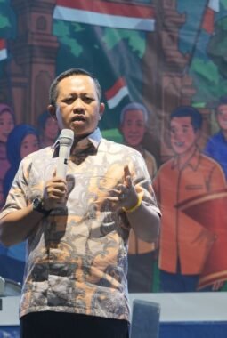 HUT Desa Makarti Jaya ke-33, Bupati Iksan Apresiasi Kebersamaan Warga Antardusun