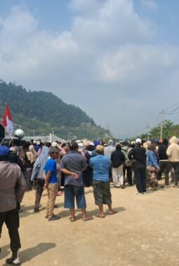 Diduga Tidak Komitmen, PT.BTIIG & PT.IHIP di Demo Warga Topogaro