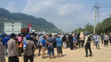 Diduga Tidak Komitmen, PT.BTIIG & PT.IHIP di Demo Warga Topogaro