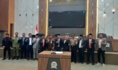 Sekda Morowali Sampaikan Pendapat Bupati Atas Pandangan Umum Fraksi Tentang RAPBD TA 2027 