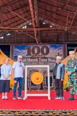 Dandim 1311/Morowali Hadiri Perayaan 100 Tahun Injil Masuk Tana Wana