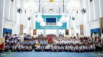 330 Pelajar  SMP dan SMA Ikuti Program Mengenal Istana Presiden 