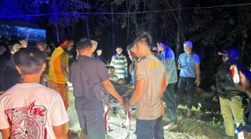 Personel Polres Morowali Sigap, Bantu Korban Kecelakaan di Desa Buleleng