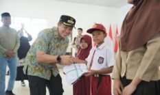 Demi Keadilan Pendidikan, Bupati Morowali Pastikan Siswa SMA dan SMK Juga Kebagian Bantuan