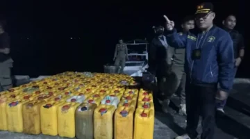 Tim Gabungan TNI-Satpol PP Amankan 500 BBM Pertalite di Banggai Laut 