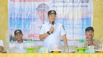 Kunjungi Pulau Tiga, Bupati Morowali Rencanakan Penambahan Jam Penerangan