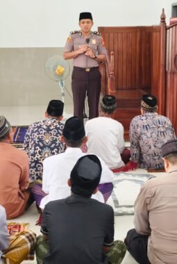 Jumat Keliling,Polres Morowali Ajak Masyarakat Tingkatkan Kesadaran Berlalu Lintas