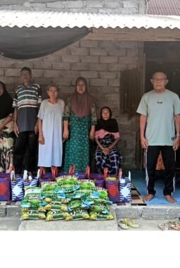 Sambut HUT Humas Polri ke-75, Polres Morowali Salurkan Bansos kepada Masyarakat