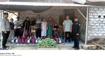 Sambut HUT Humas Polri ke-75, Polres Morowali Salurkan Bansos kepada Masyarakat
